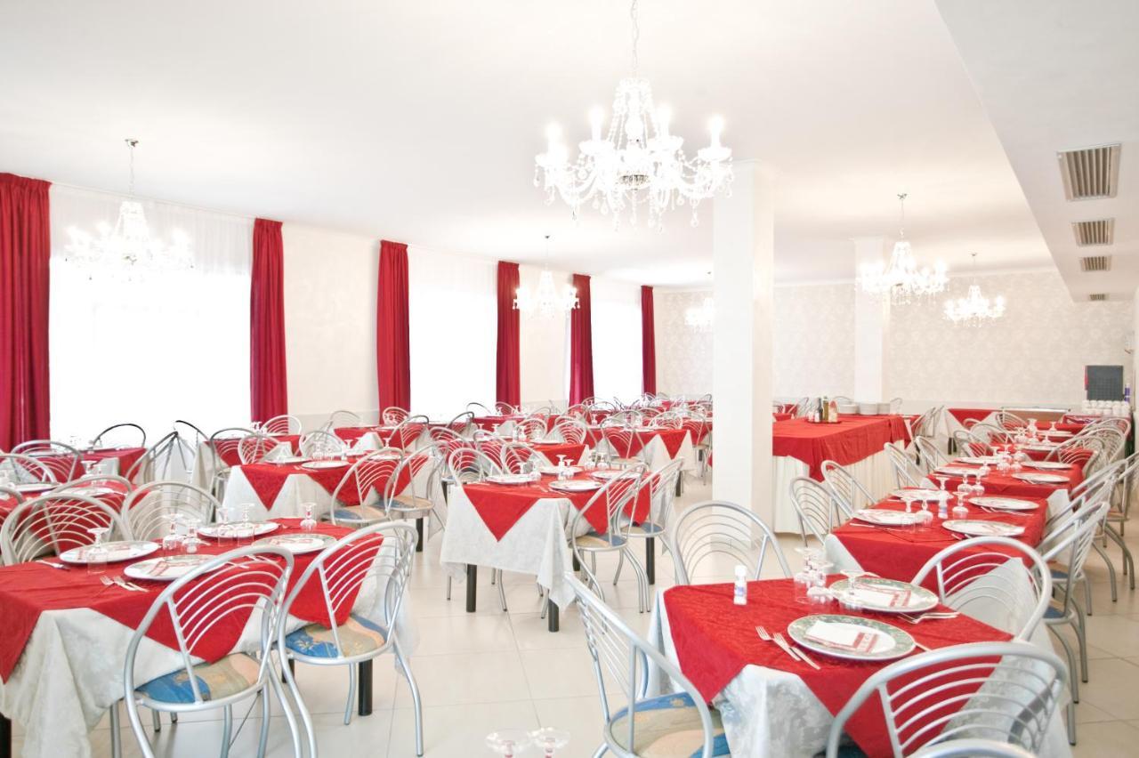 Hotel Le Lune Gatteo a Mare Exterior foto